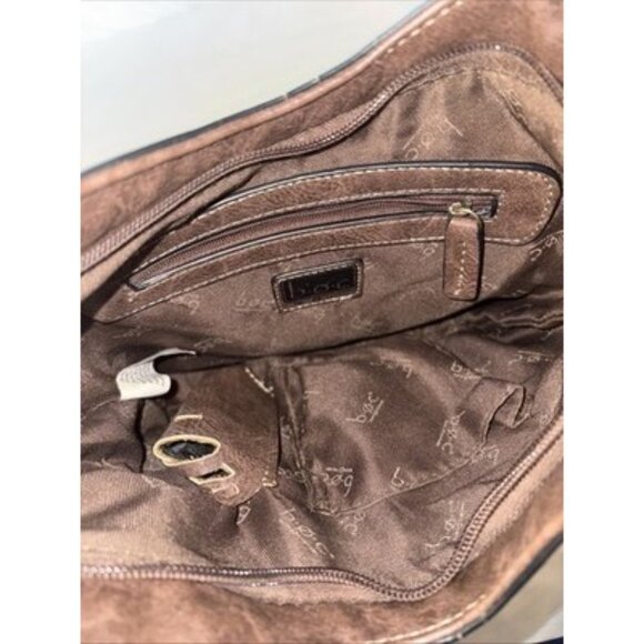 b.o.c. Born Concept Marwick Charging Crossbody Bag - Picture 10 of 15